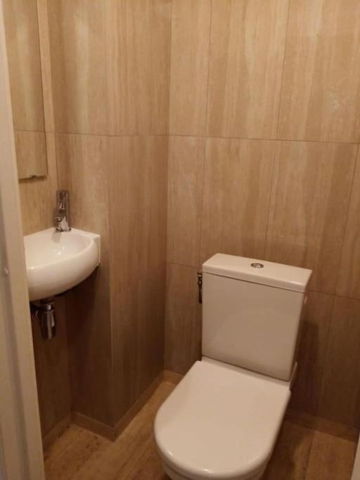 Appartement Croisette And Beaches. View On Gardens And Sea. Cannes